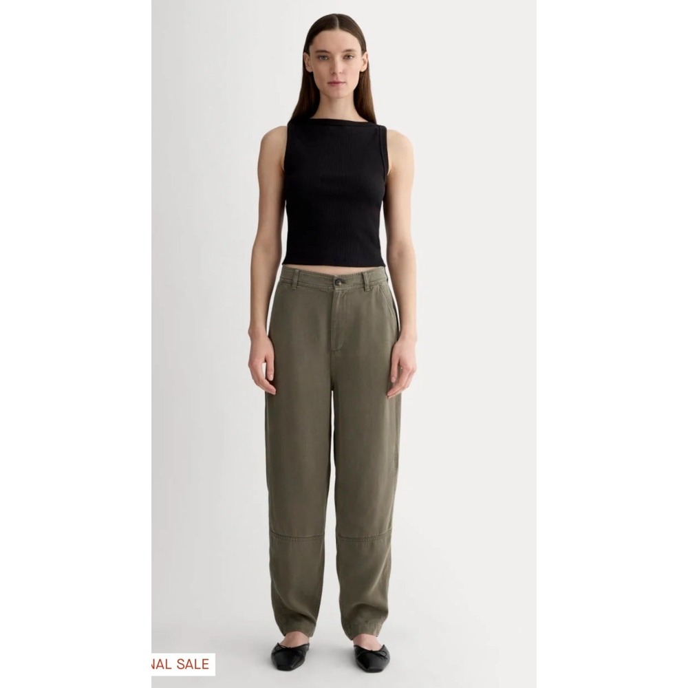 Everlane The Chino in Buttersoft Olive Green Curved Barrel Leg Pant Size 4